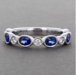 lr2461_-_straight_on_603594421