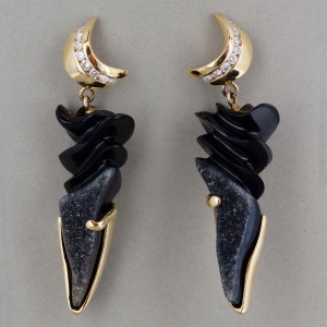 149602_-_straight_on